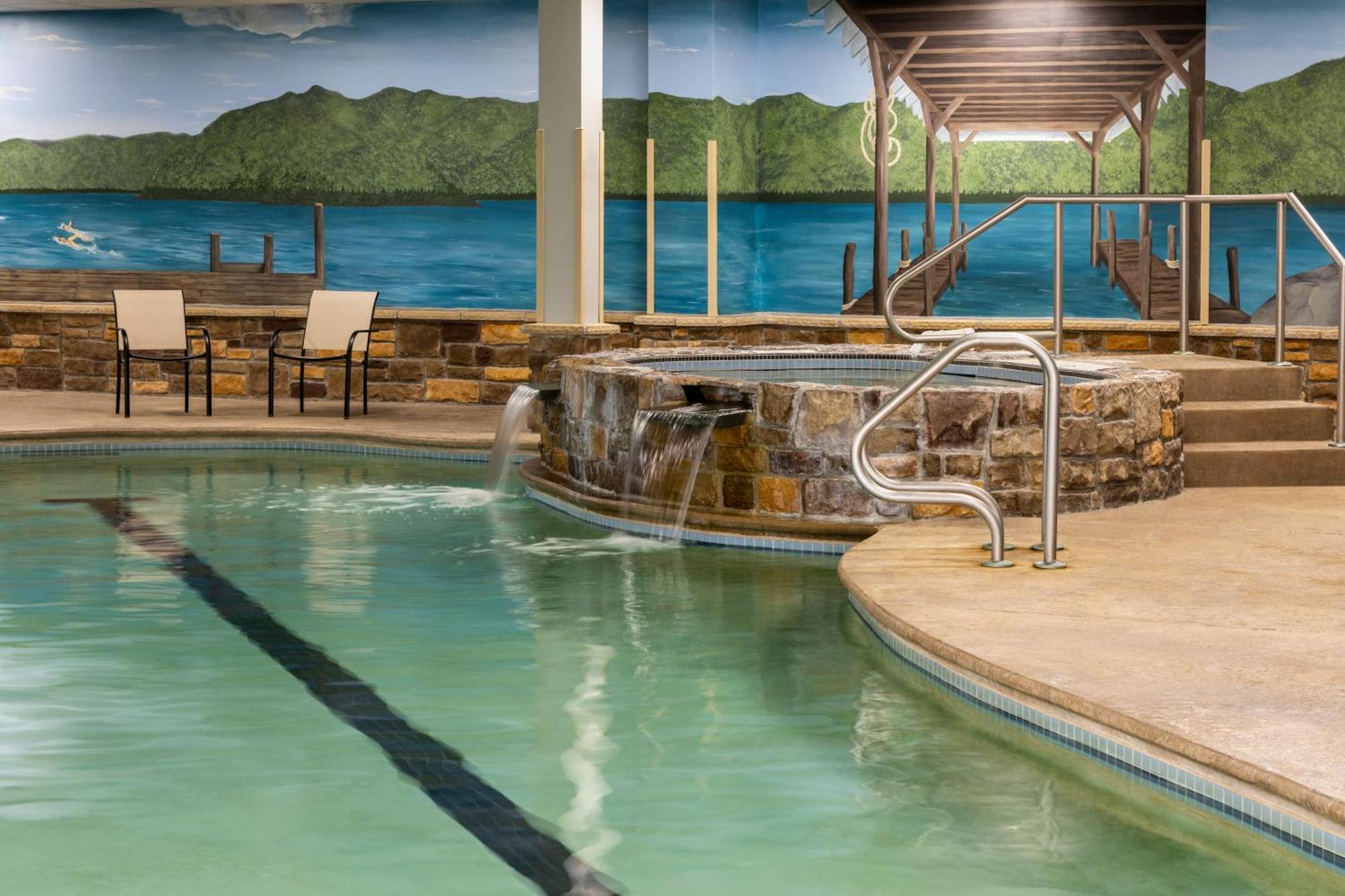 La Quinta Inn & Suites By Wyndham Lake George Exteriér fotografie
