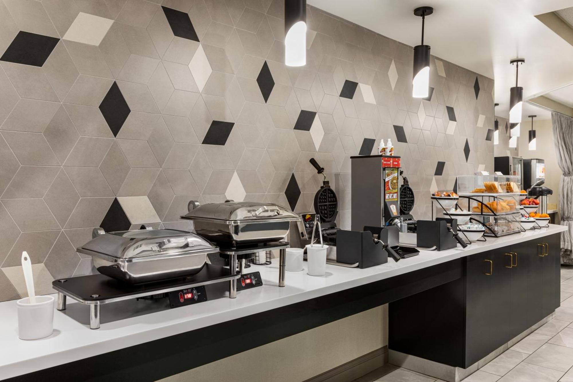 La Quinta Inn & Suites By Wyndham Lake George Exteriér fotografie