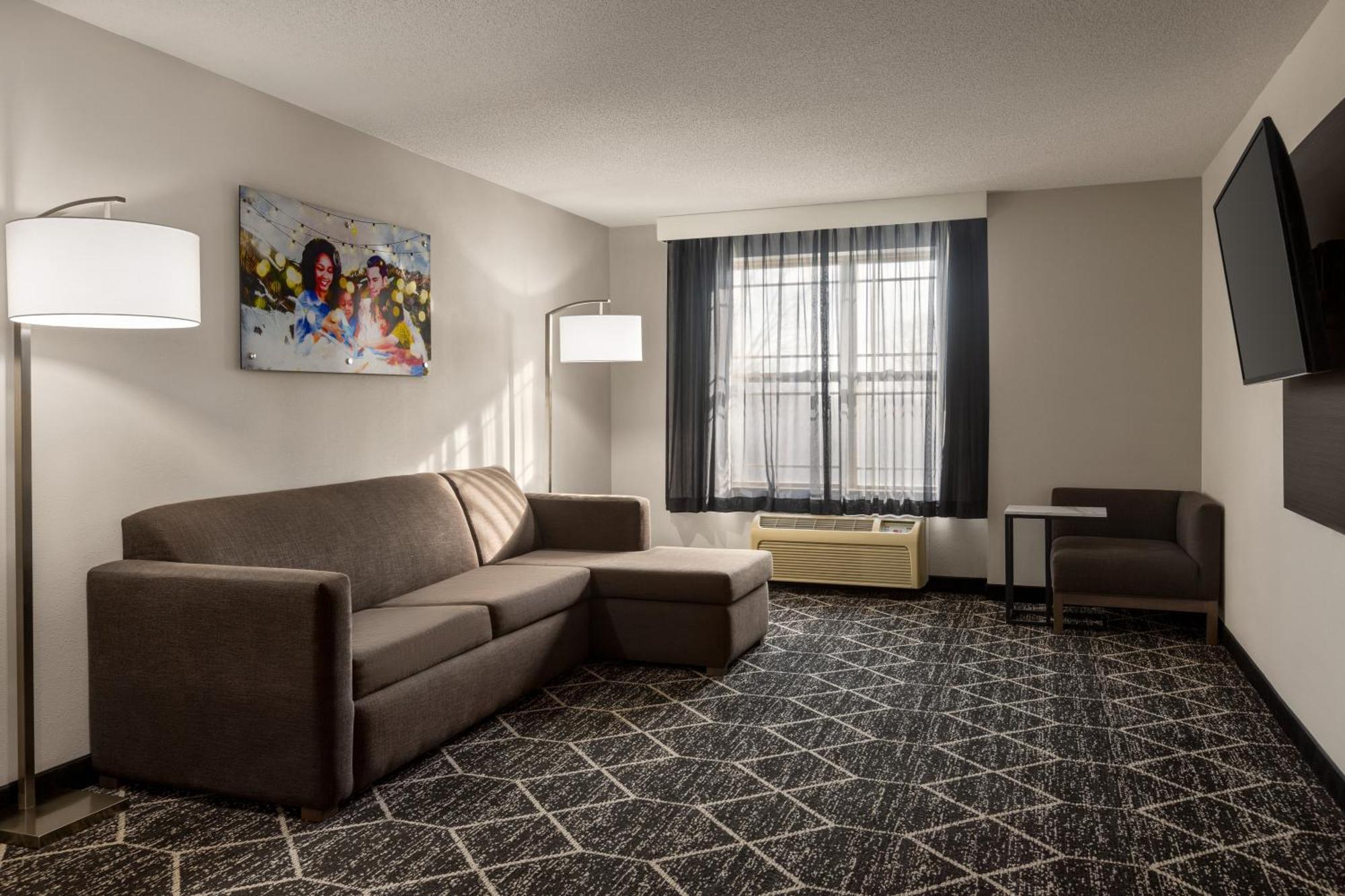 La Quinta Inn & Suites By Wyndham Lake George Exteriér fotografie