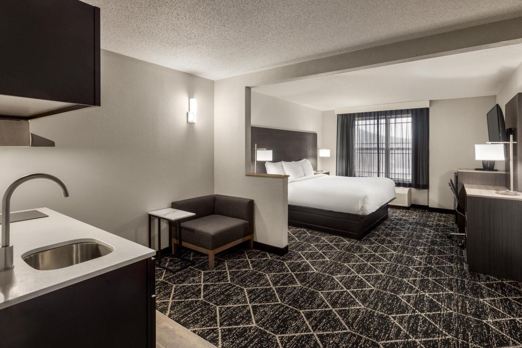 La Quinta Inn & Suites By Wyndham Lake George Exteriér fotografie