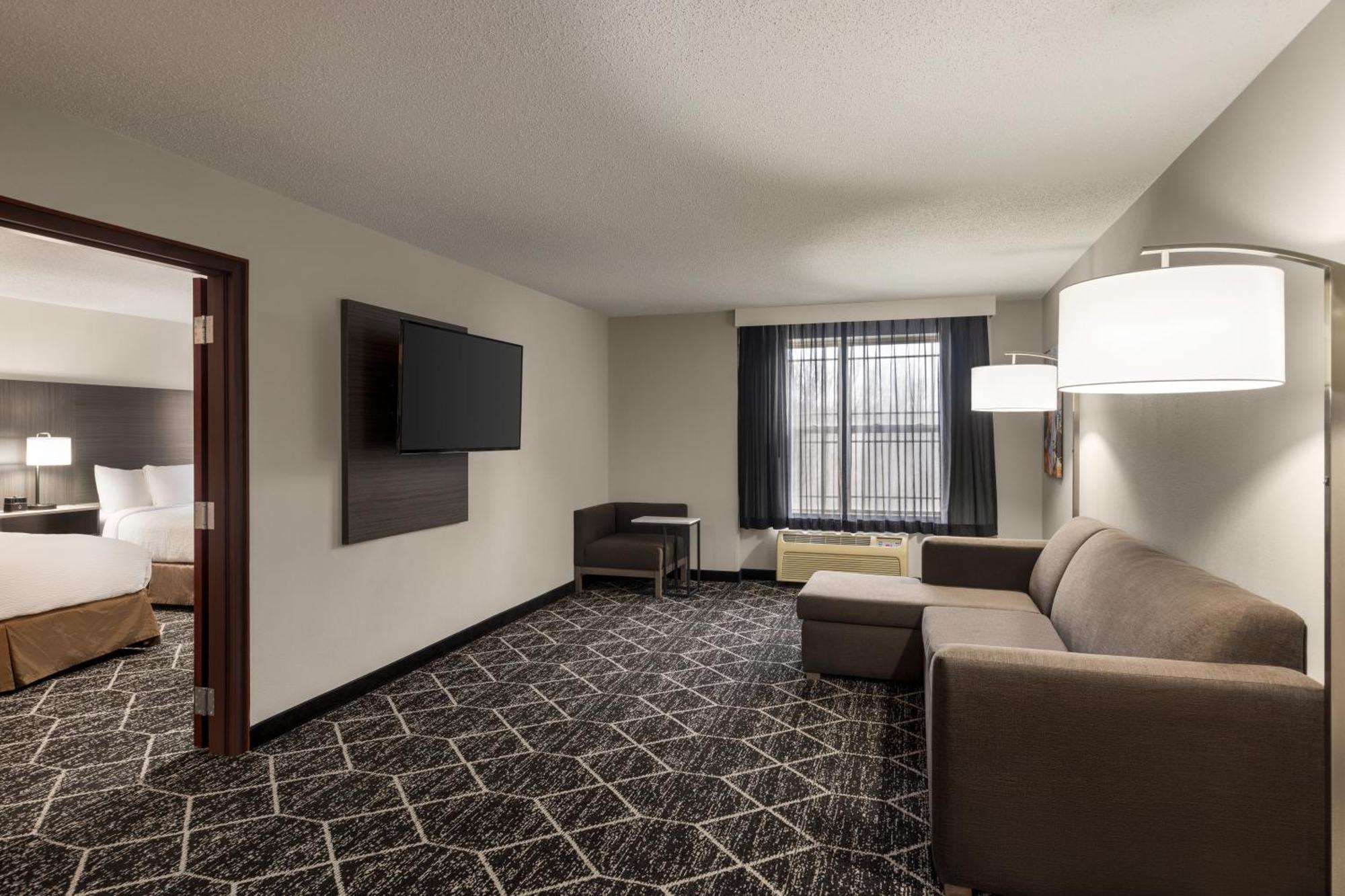 La Quinta Inn & Suites By Wyndham Lake George Exteriér fotografie
