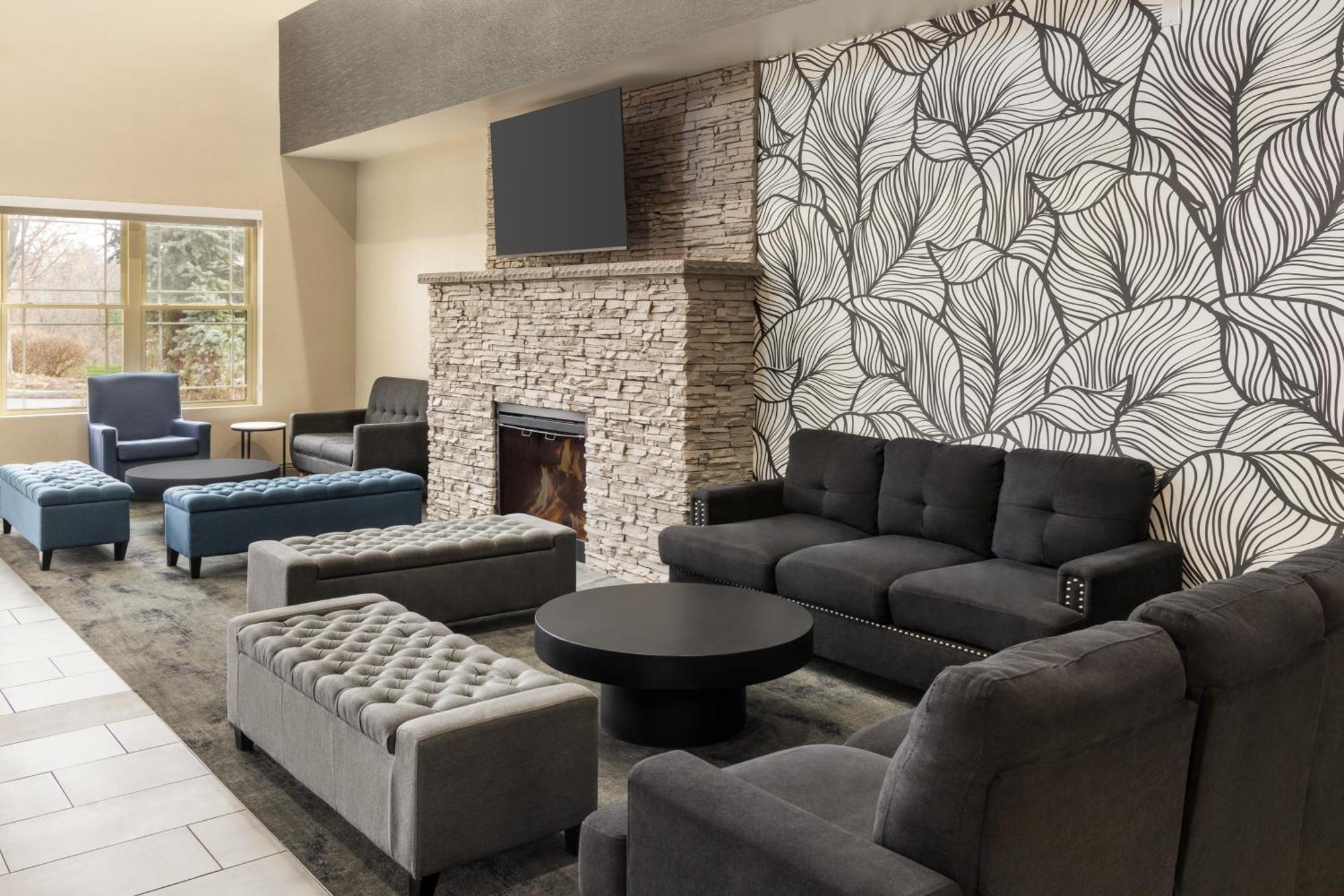La Quinta Inn & Suites By Wyndham Lake George Exteriér fotografie