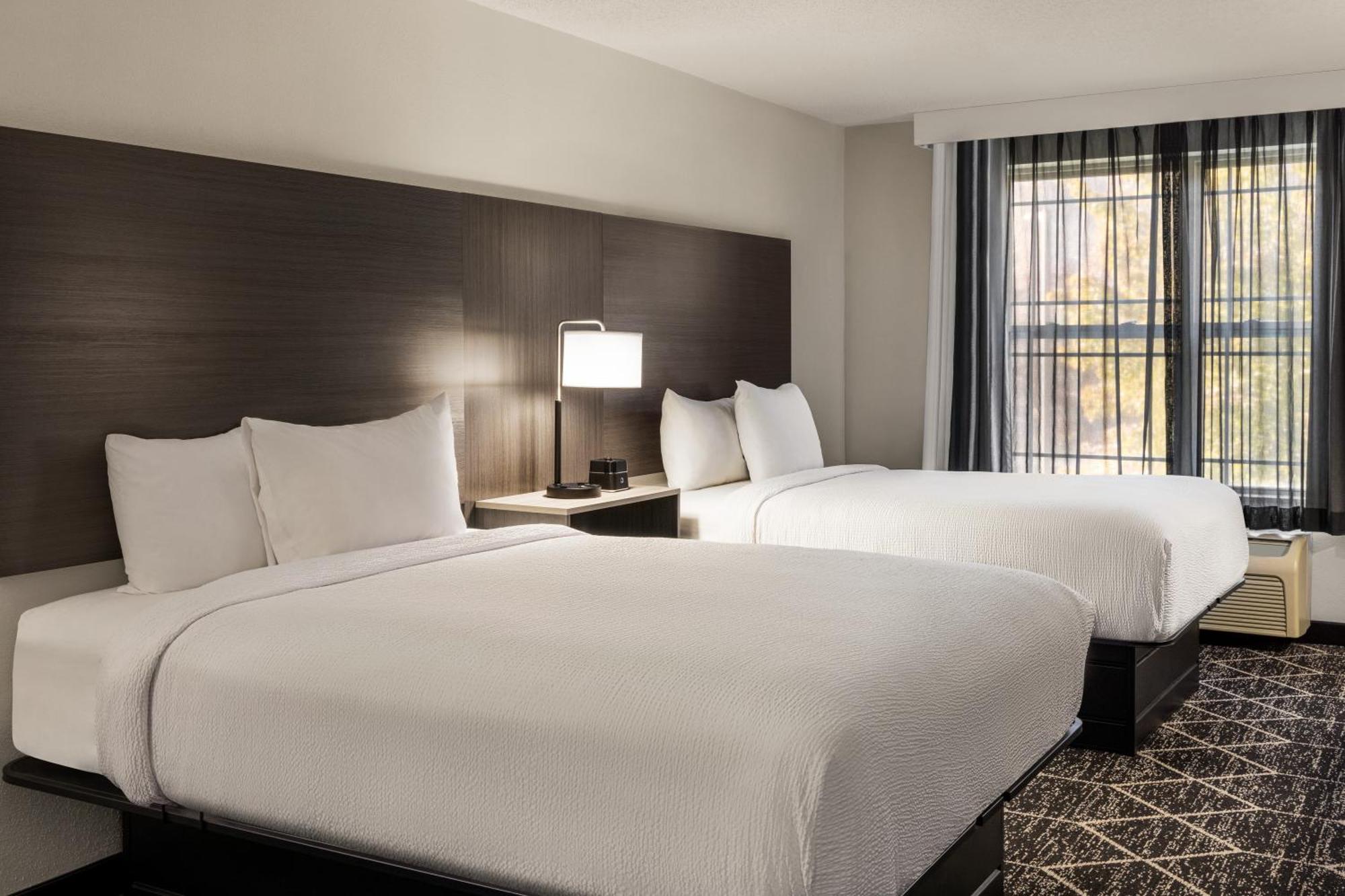La Quinta Inn & Suites By Wyndham Lake George Exteriér fotografie