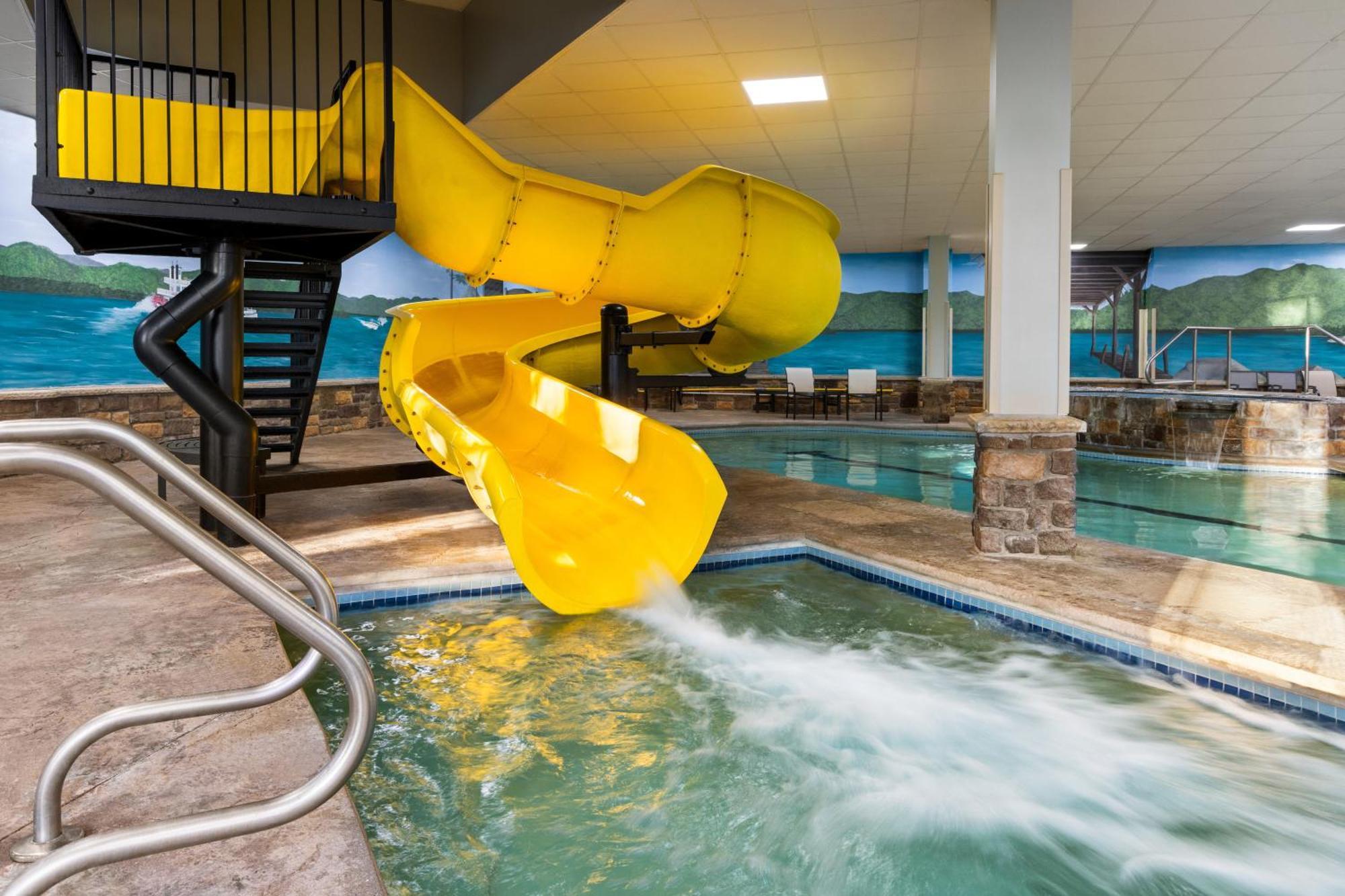 La Quinta Inn & Suites By Wyndham Lake George Exteriér fotografie