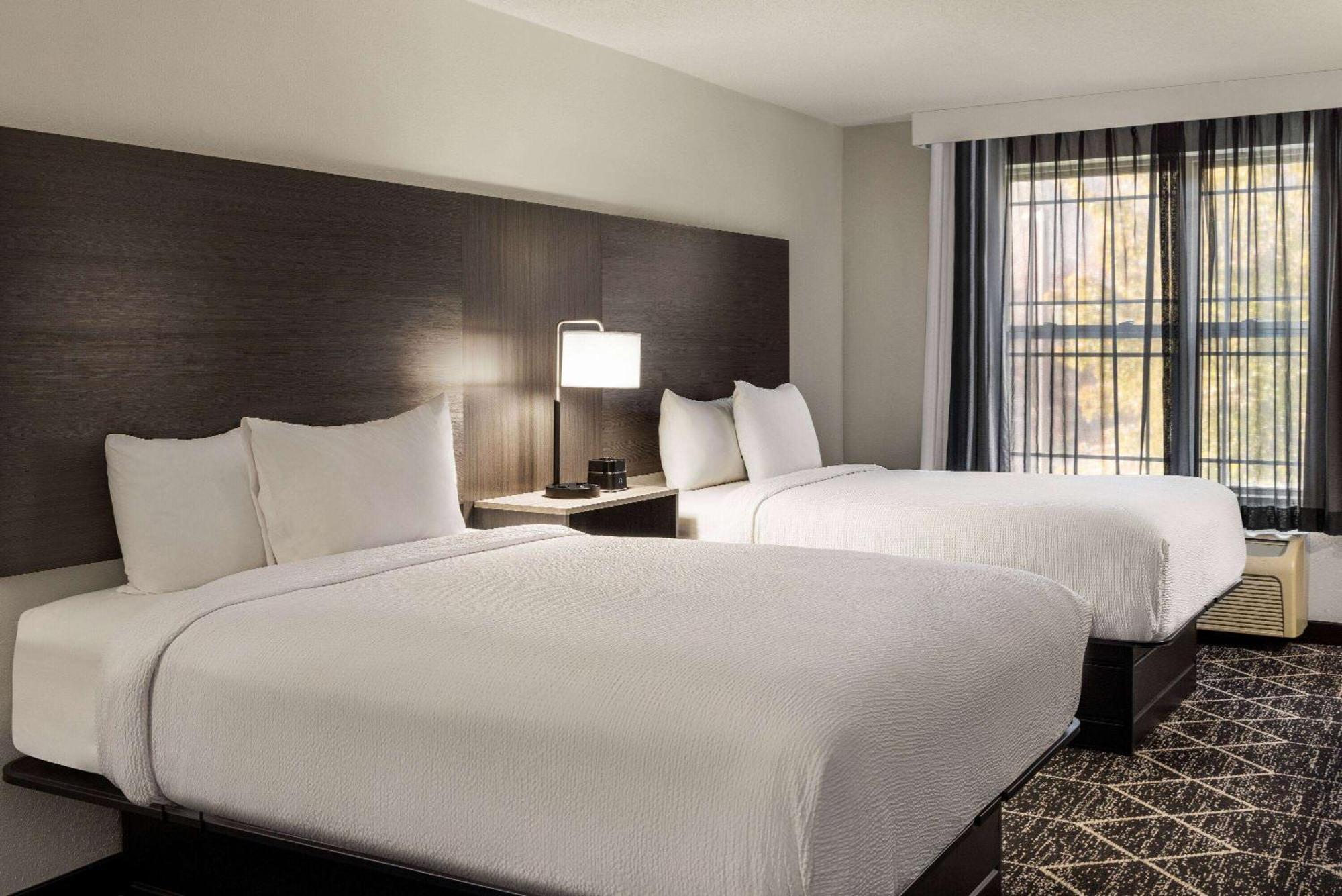 La Quinta Inn & Suites By Wyndham Lake George Exteriér fotografie